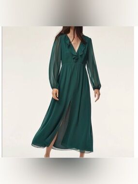 Aritzia Wilfred Millie Dress Forest Green Chiffon Ruffle Maxi Slit Dress size 4